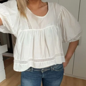Blus! - Så fin blus som ja köpte secondhand men inte längre används, står ingen storlek men skulle säga S