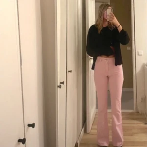 Rosa Jeans - Rosa jeans  Aldrig använda  Storlek: W26 L32