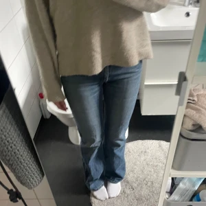 Levis jeans  - Jättefina jeans från Levis i bra skick, bara att skriva för fler frågor!🤍