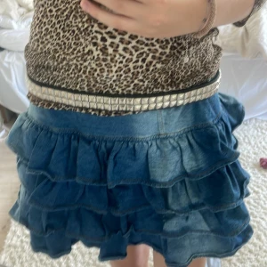 Coolt bälte med nitar  - Säljer detta super snygga bältet!  Skulle säga storlek xs!