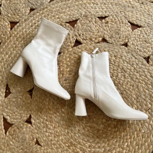 Stradivarius stövletter - Stl 40  I fint skick 