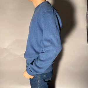 Raplh lauren tröja - Polo Ralph lauren tröja i bra skick. Inga defekter. Passar dig mellan 172-178. Storlek S men passar mer M. Om det finns funderingar så är det bara att hoppa in i dm. Mvh/ StilKontoret 