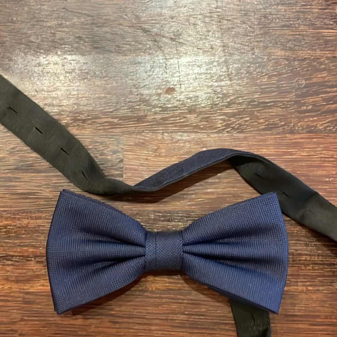 Marinblå Kostym från Dressman i storlek S - 92