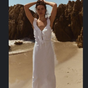 Klänning från Zara - Super söt klänning från zara, använd en gång💞