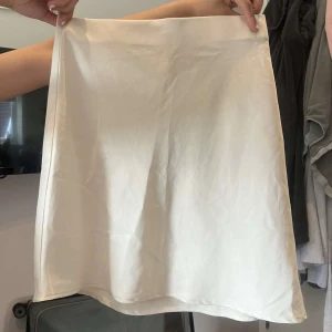 Kjol - Söt kjol från Bikbok i nyskick, behövs bara strykas💕💕