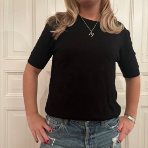 stickad t-shirt  - snygg stickad t-shirt från zara!