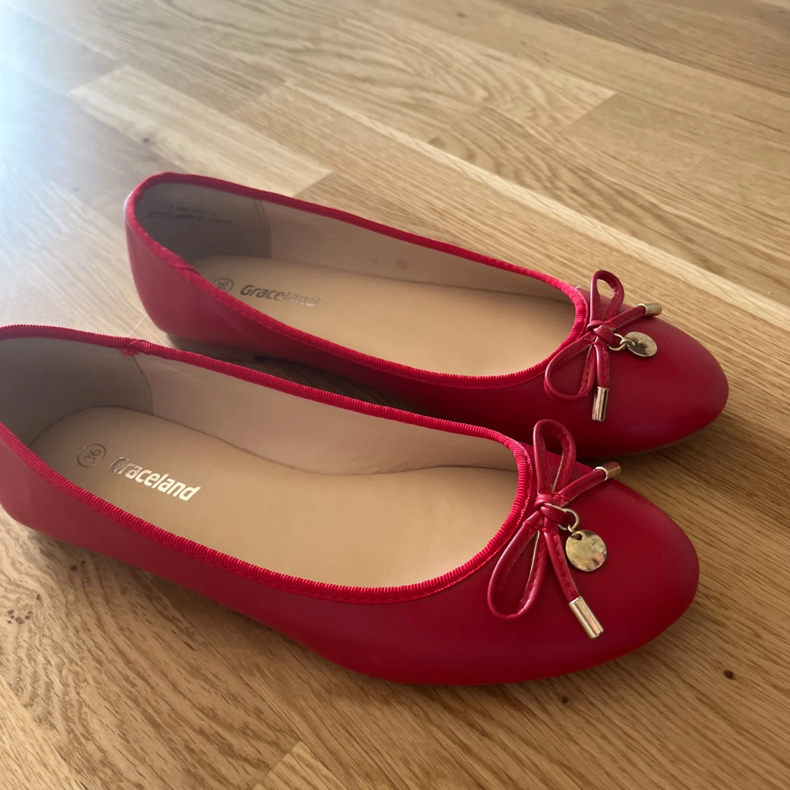 Röda ballerinaskor - 90