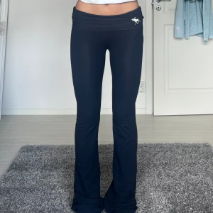 Abercrombie & fitch byxor - Midjemått: 33cm rakt över