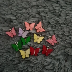 Smycken  - Små fjärilar 
