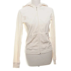 Vit vintage juicy kofta  - Vintage juicy couture kofta! Jättefin. Passar M-L. Har en liten skavank som syns på bild 3!