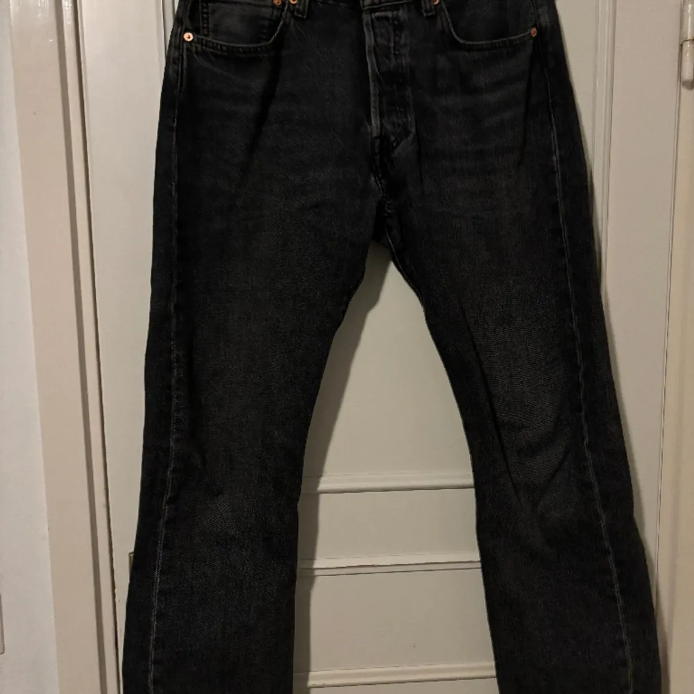 Säljer mina levis jeans 501 Ny pris 1099kr mitt pris 500kr. Jeans & Byxor.