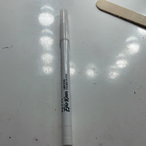 Nyx kajal  - Säljer min nyx kajal/eyeliner då den aldrig kommit till andvändning!