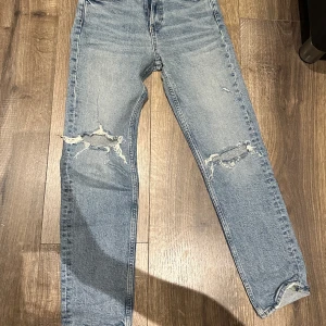 Jeans - Jeans från zara, i storlek 32.