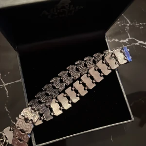 Antik halsband - Älskar!