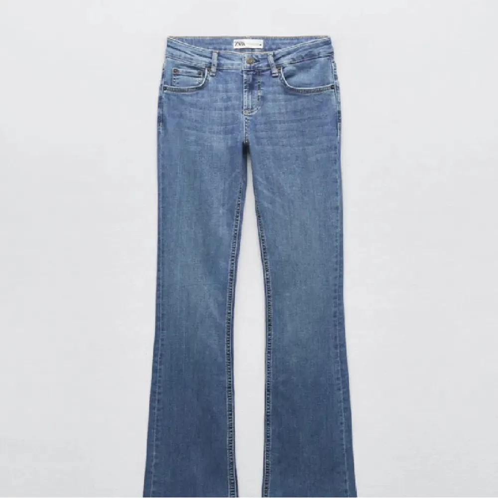 säljer på grund av att dem är för små🌟använt  få tal gånger så i dem är i jätte bra skick ❣️❣️skriv för flera bilder . Jeans & Byxor.
