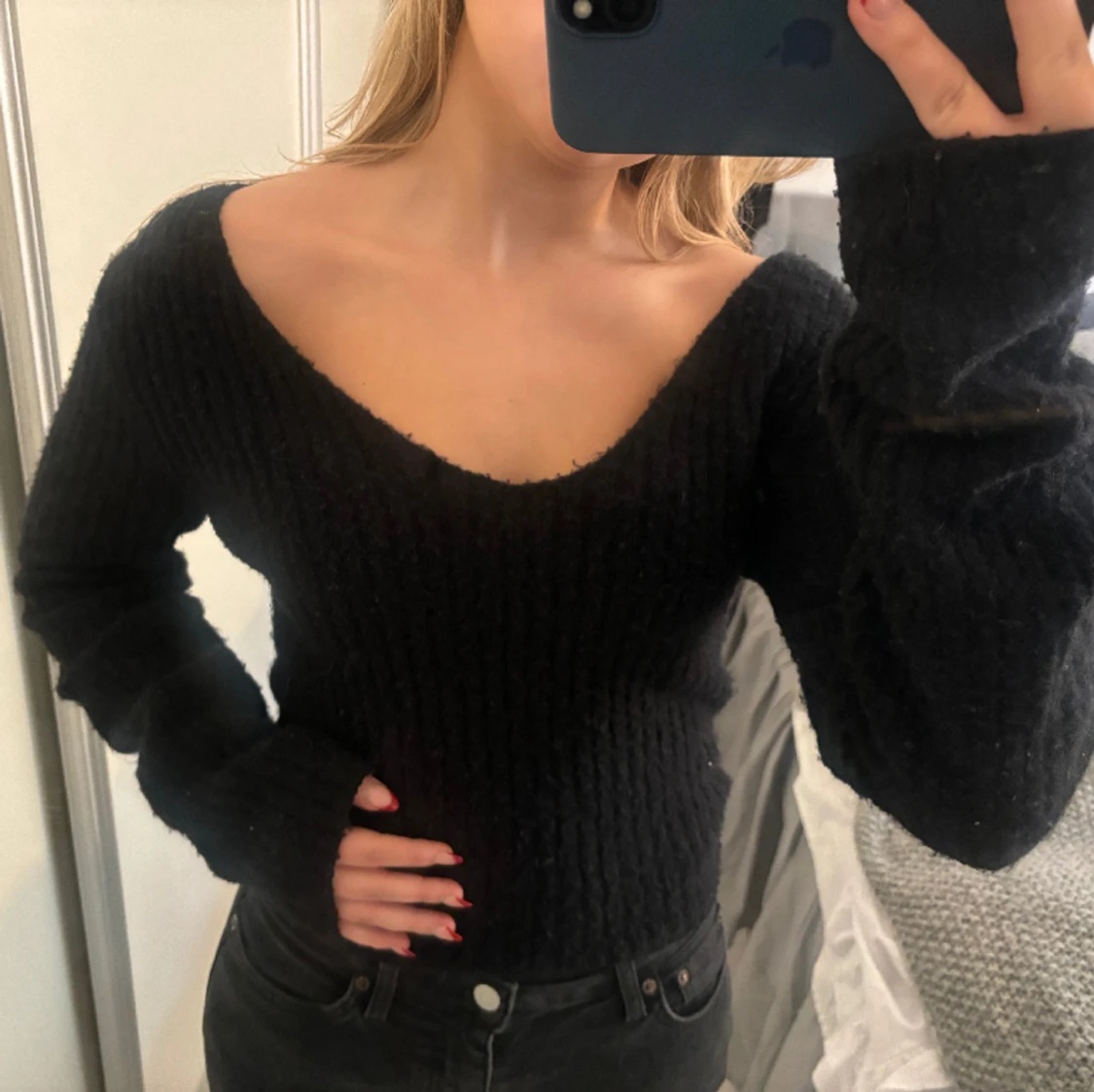 Superfin svart stickad tröja - 91