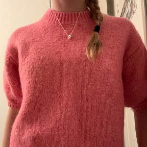 Superfin tröja från zara💕 Den är puff och trekvart ärmad. Bra skick och knappt använd💕