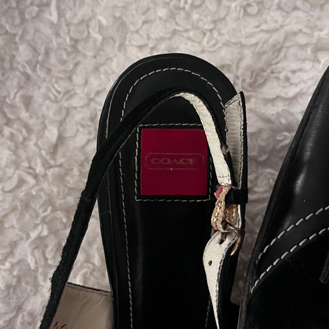 Kitten-heels klackar med rosett - 90