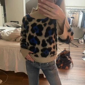 Cool stickad tröja - Såååå ball stickad tröja som tyvärr inte kommit till mycket användning💓