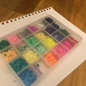 Pärlor - INTE hela burken! 30 valfria pärlor 13kr (tryck inte på köp nu utan skriv privat)✨