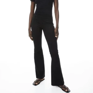 Yogaleggings  - Knappt använda från hm, slutsålda. Storlek M 