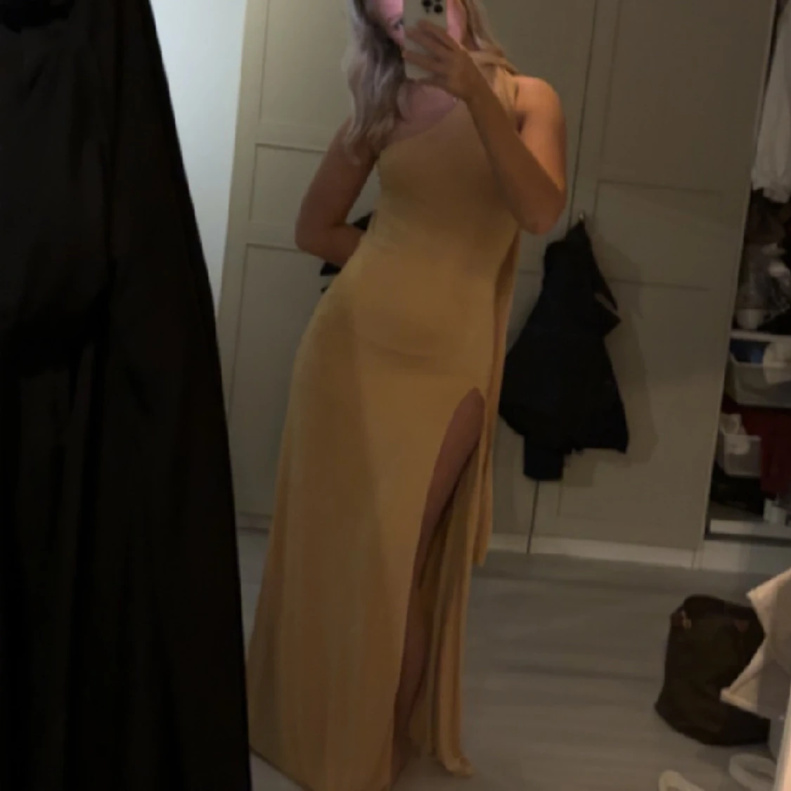 Balklänning guld  - 91