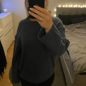 stickad tröja - stickad tröja från lager 157, knappt använd!🫶