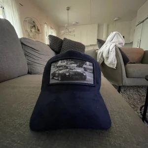 Keps - Mörkblå, skön att ha på sig, one size.