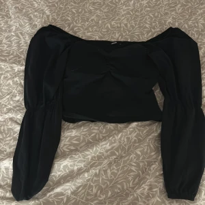 Fest tröja  - Väldigt fin till ett par gråa jeans 