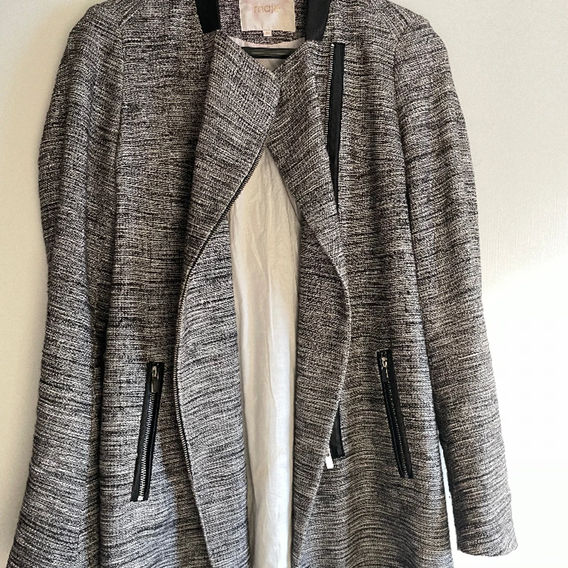 Vårkappa märke Maje