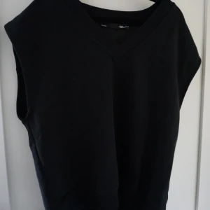 Väst - Mjukisväst från Lager157 storlek xs/s.