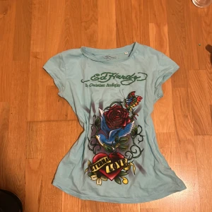 Ed Hardy tröja  - Jättefin äkta ed Hardy tröja i perfekt skick. Priset kan diskuteras.