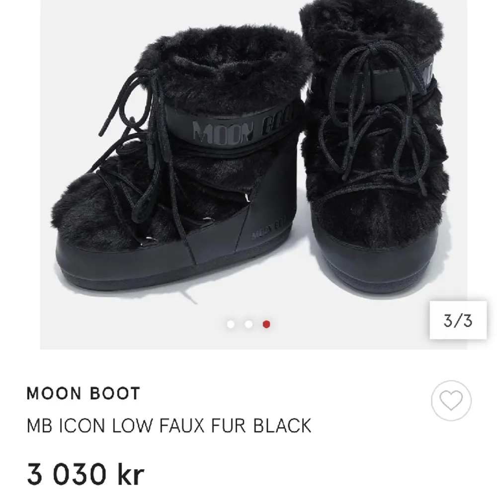Moon Boots MB ICON LOW FAUX FUR BLACK i storlek 39/41. Nypris är ca 3000kr, har använt de 1 gång men har hittat andra skor jag vill ha istället. . Skor.