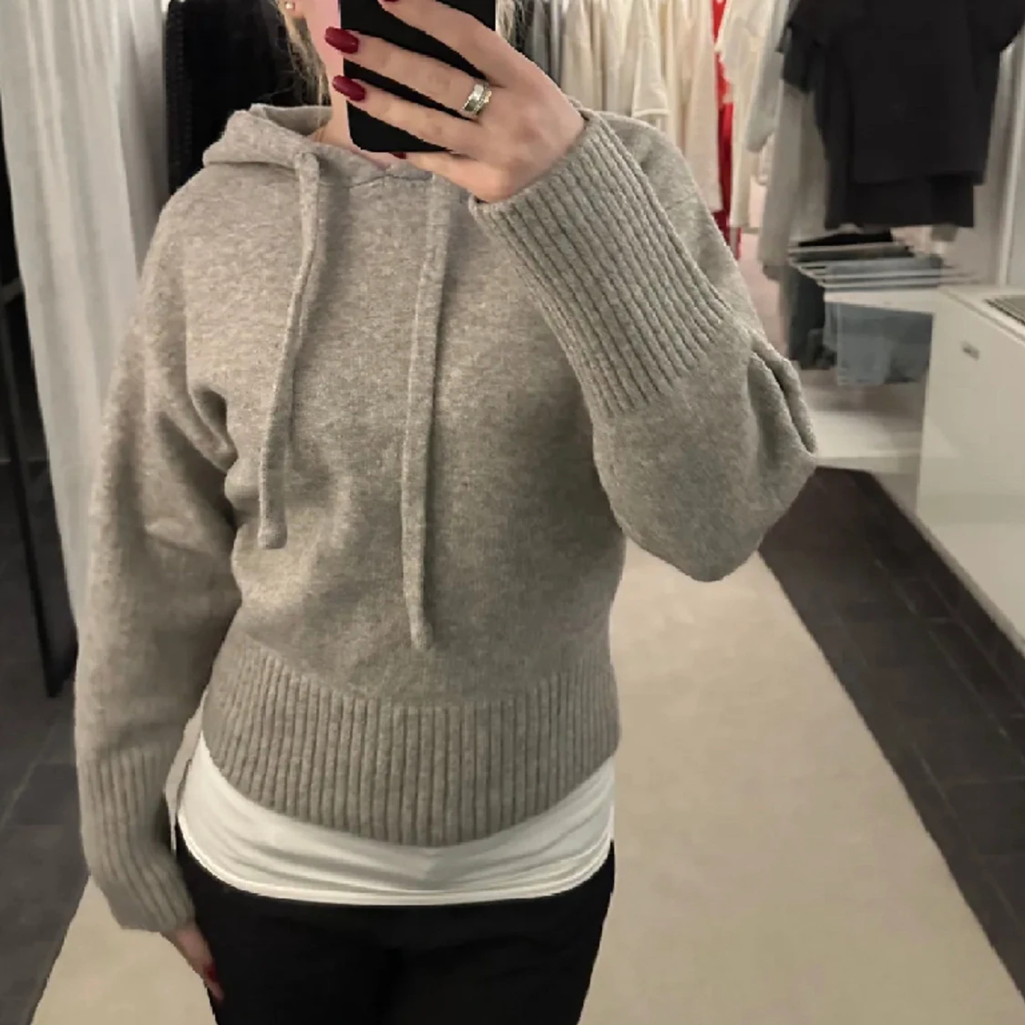 Stickad Sweatshirt Med Huva