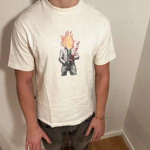 Sweet SKTBS - Condition: 9/10 Fraktas över hela Sverige  Storlek S men oversized passform