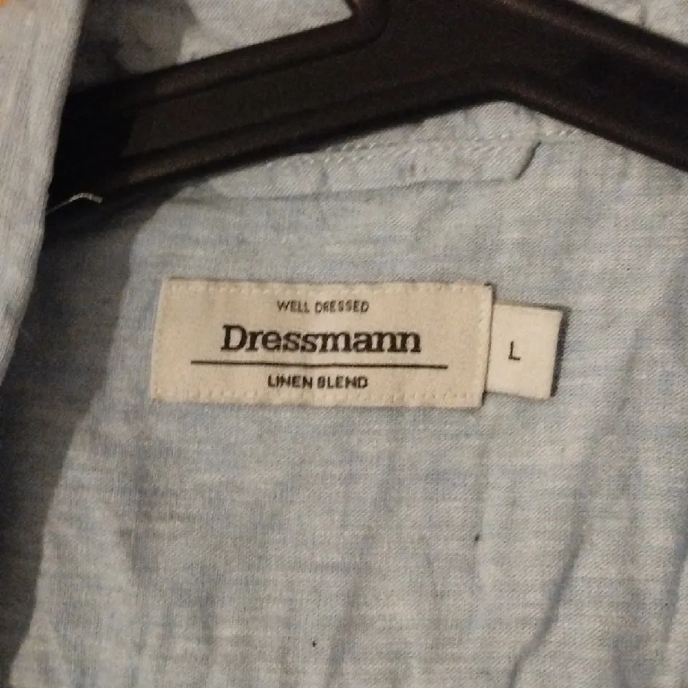 Linne skjorta Dressman äkta väldigt bra kvalite . Skjortor.