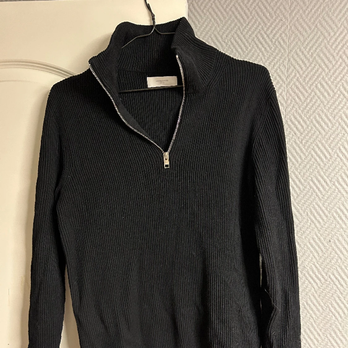 Jack and Jones half sip