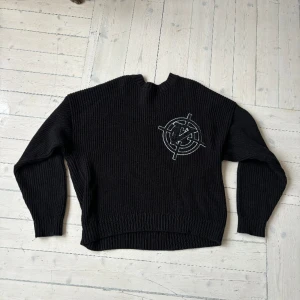 Vicinity sweatshirt tröja  - Det Vicinity tröja i storlek S 🤩 otroligt snygg och baggy passform! Nypris 800 kr 💰