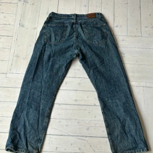 Wrangler jeans - Snygga wrangler jeans. Perfekta för vardagen! Loose fit storlek 33 x 30