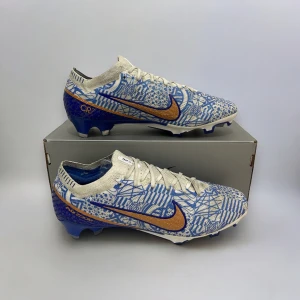Nike Mercurial Vapor 15 Elite FG - Nike Mercurial Vapor 15 Elite FG CR7 “Azulejo”🐟, Skick- 9/10, väskan följer även med