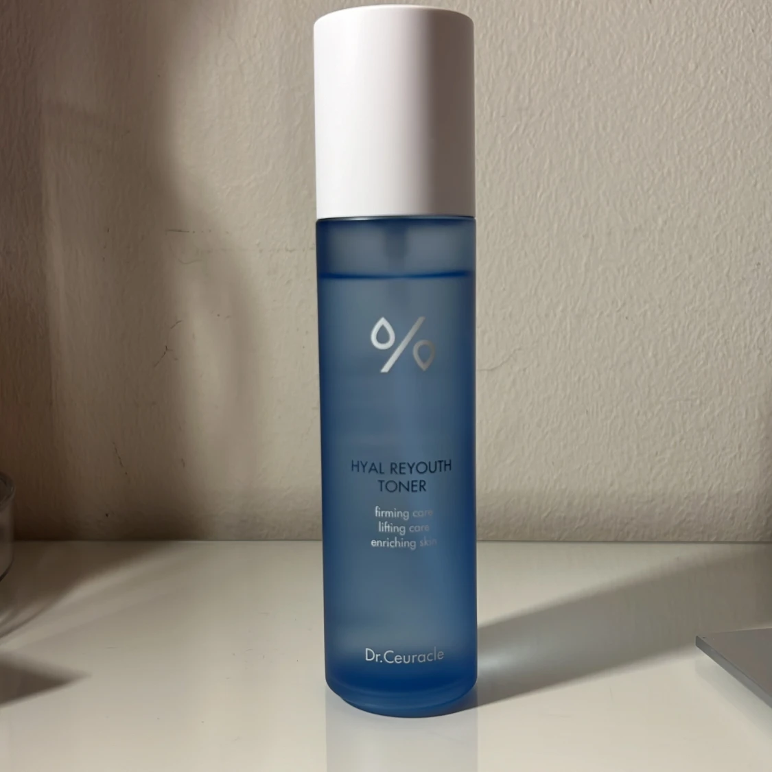 ”Hyal Reyouth Toner” 