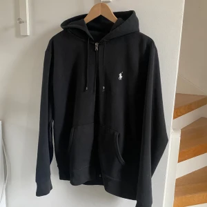 Ralph lauren zip - Ralph lauren zip hoddie i storlek M. Skick 7/10.