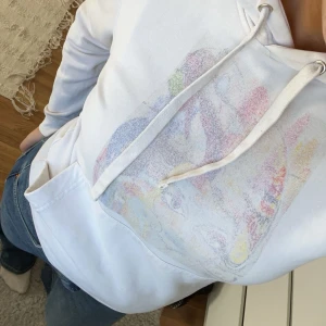 Hoodie🤍 - Superfin hoodie ifrån the cool elephant. Men den har tyvärr blivit för liten🤍