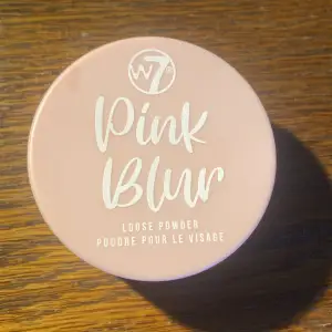 Pink powder ifrån normal. Helt oanvänt, dock har jag tappat ut lite när jag skulle öppna, men det är ungefär 85-90% kvar i den. 