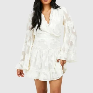 Studentklänning  - Från boohoo! Inga defekter💓Slut på hemsidan i denna storlek! Lägg prisförslag ❤️