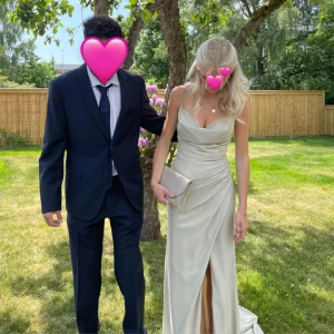 Klänning - Klänning