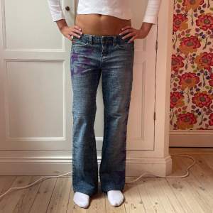 Så fina jeans med stjärnor, modell 169! Lowwaist❤️‍🔥