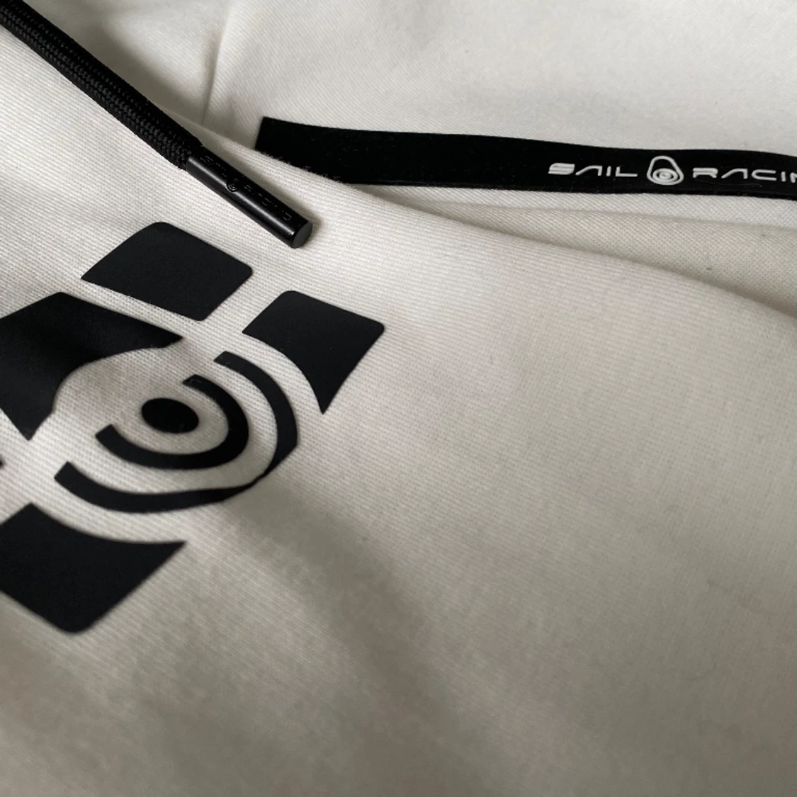 Sail Racing hoodie Larg Vit - 90