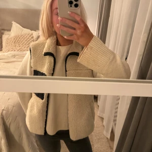 Teddy väst - As snygg Teddyväst