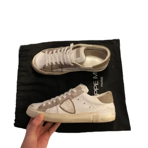 Philippe Model - Philippe Models! Storlek 40 fits 41  Skick 9/10 OG Ingår (dustbag)